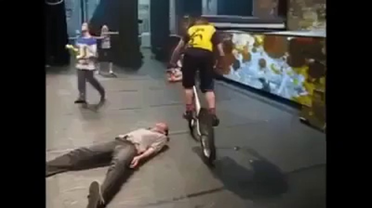 واہ جی واہ great cycle stunt.