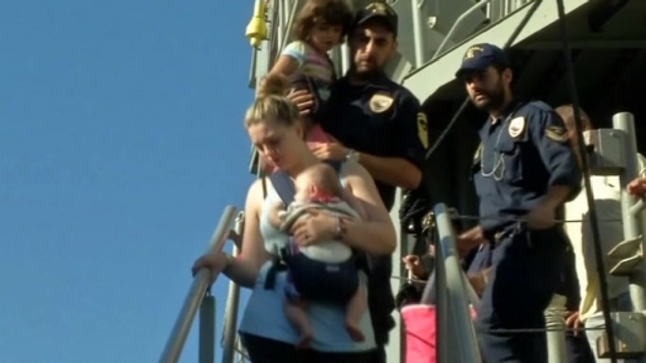 Foreign nationals arrive in Greece from Libya