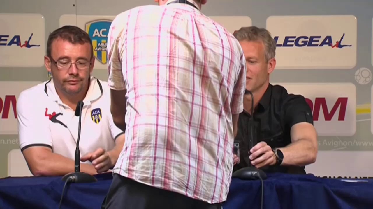 Conférence de presse AC Arles Avignon - AC Ajaccio (0-0) : Franck  DUMAS (ACA) - Christian BRACCONI (ACA) - 2014/2015