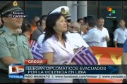 Recibe Grecia diplomáticos de varios países trasladados desde Trípoli