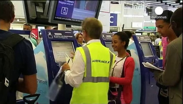 Holidaymakers suffer travel delays in France