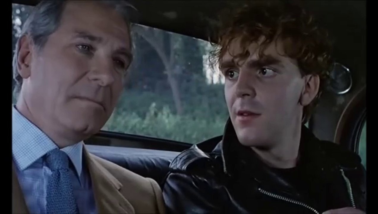 JEAN POIRET, " ta que ta gueule pour fumer toi !!! "....1985 extrait inspecteur lavardin