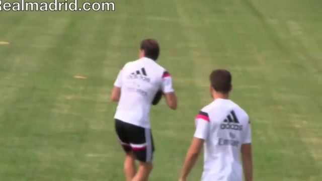 Real Madrid soccer stars try to play American football