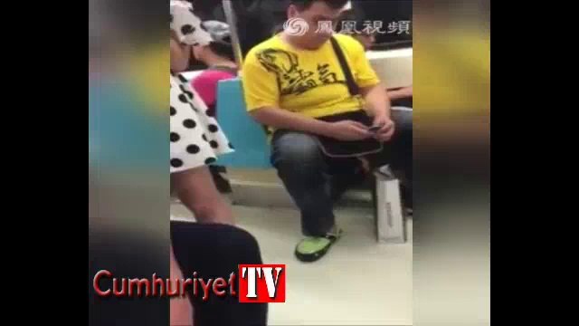 Etek altı sapığı böyle görüntülendi