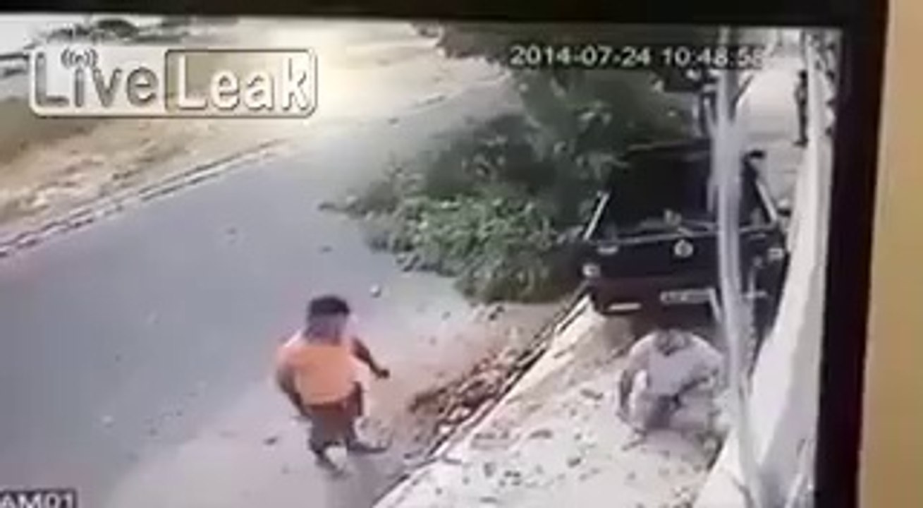 OMG! How this children save from horrible accident