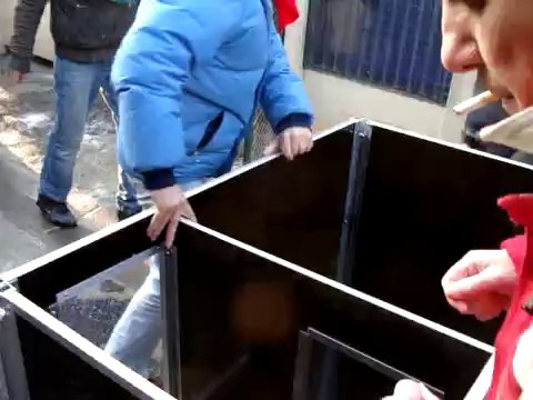 POSE DES NICHES REFUGE DES AMIS DE LUNA LE 16 DECEMBRE 2009 2