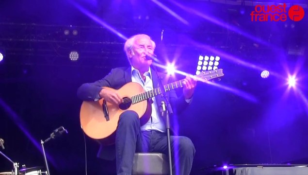 Bout du Monde 2014 : Maxime Le Forestier repris en choeur dans la prairie