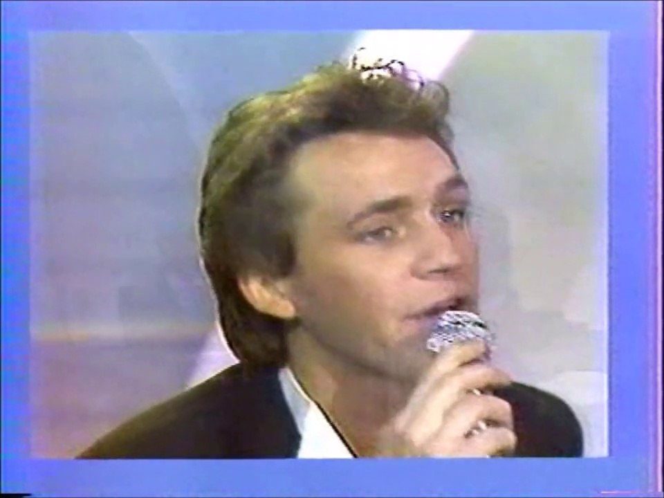 THIERRY MOREAU - L'AMOUR EST UN BOUQUET DE VIOLETTES