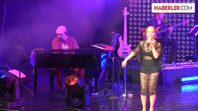 Sertap Erener konser verdi -