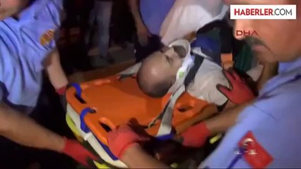 Adana Hurdaya Dönen Otomobilin İçinde Sıkışan Sürücüyü Cankur Ekibi Kurtardı