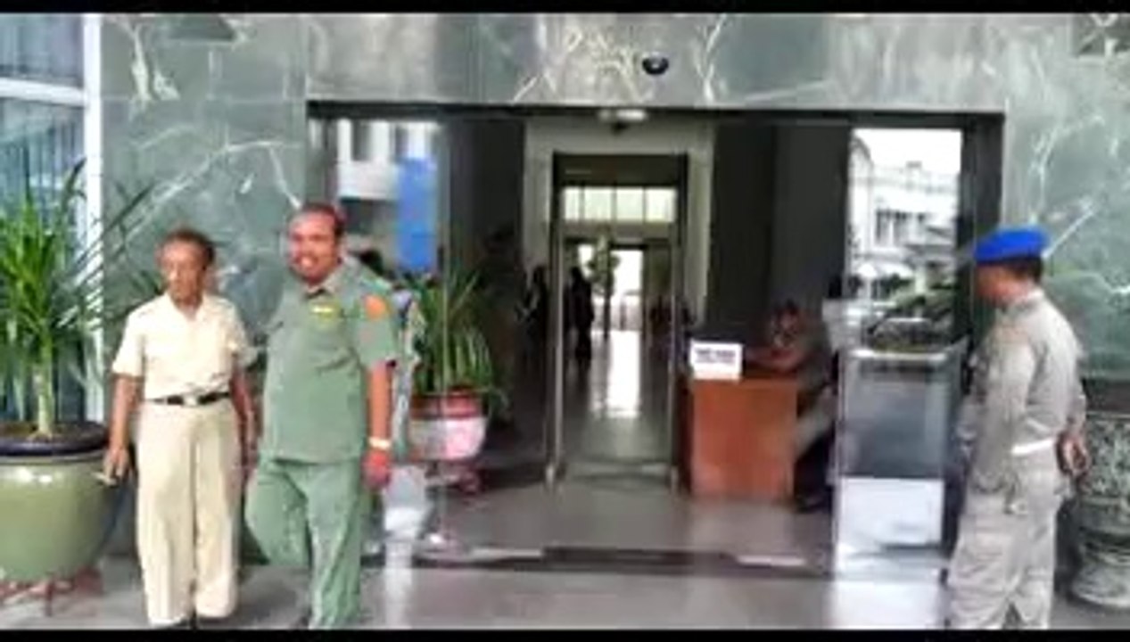 Autodoor kantor gubernur