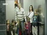 Almanyada Türk Ailesine,  Asansörde Yapılan Kamera Şakası