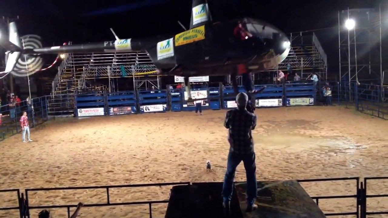 Un hélicoptère danse la valse !