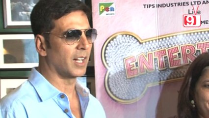 Akshay Kumar Donates His Clothes For YODA!!!