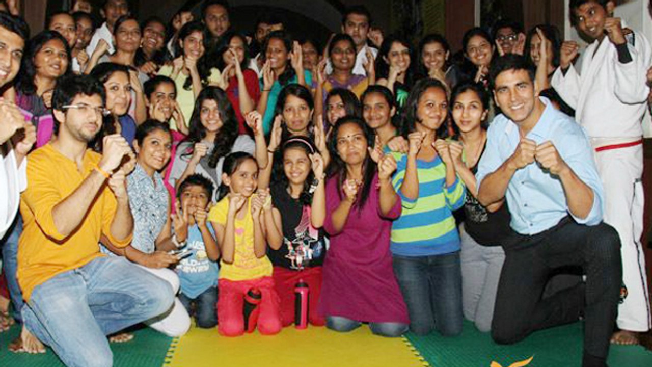 Akshay Kumar Present Certificate on Completion of First Women Safety Defense Centre