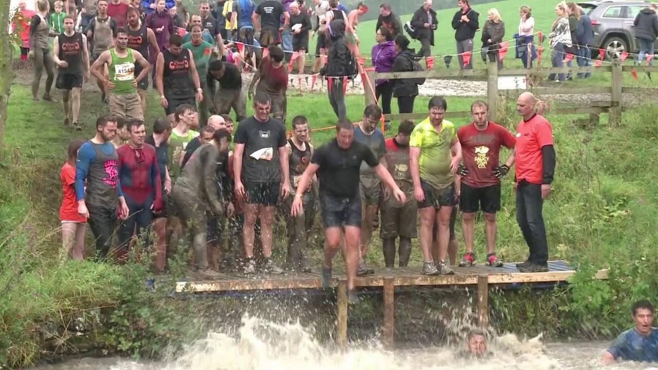 Nichts für Weicheier: Schlamm-Rennen 'Tough Mudder'