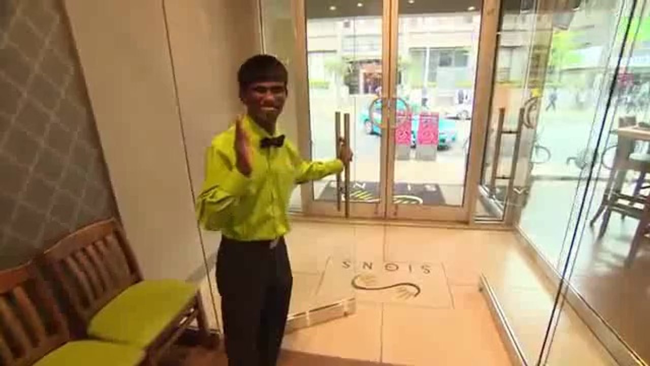 New Toronto restaurant staffed with deaf waiters!!