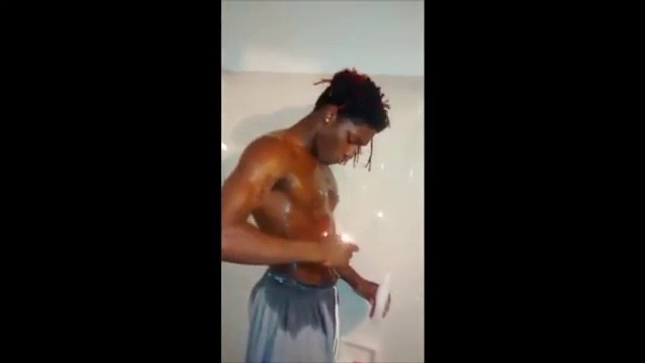 Fire challenge - Nouveau défi facebook débile et bien dangereux