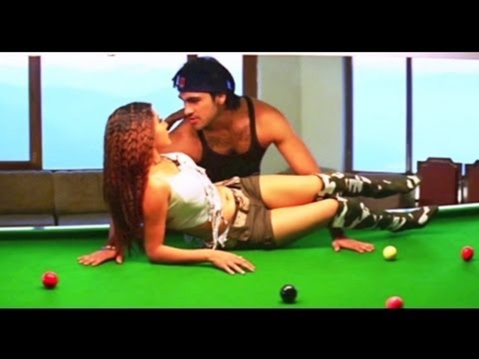 Jaadu Ka Jaadu Zara Chhane De | Paapi | HOT SONG