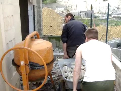 TRAVAUX AU REFUGE DES AMIS DE LUNA LE 20 AVRIL 2010