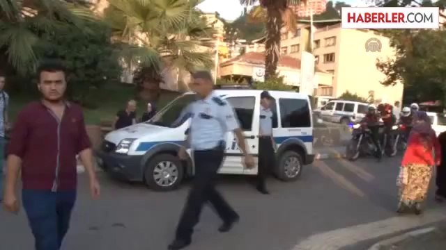 Boğulma tehlikesi geçiren polis hastaneye kaldırıldı -