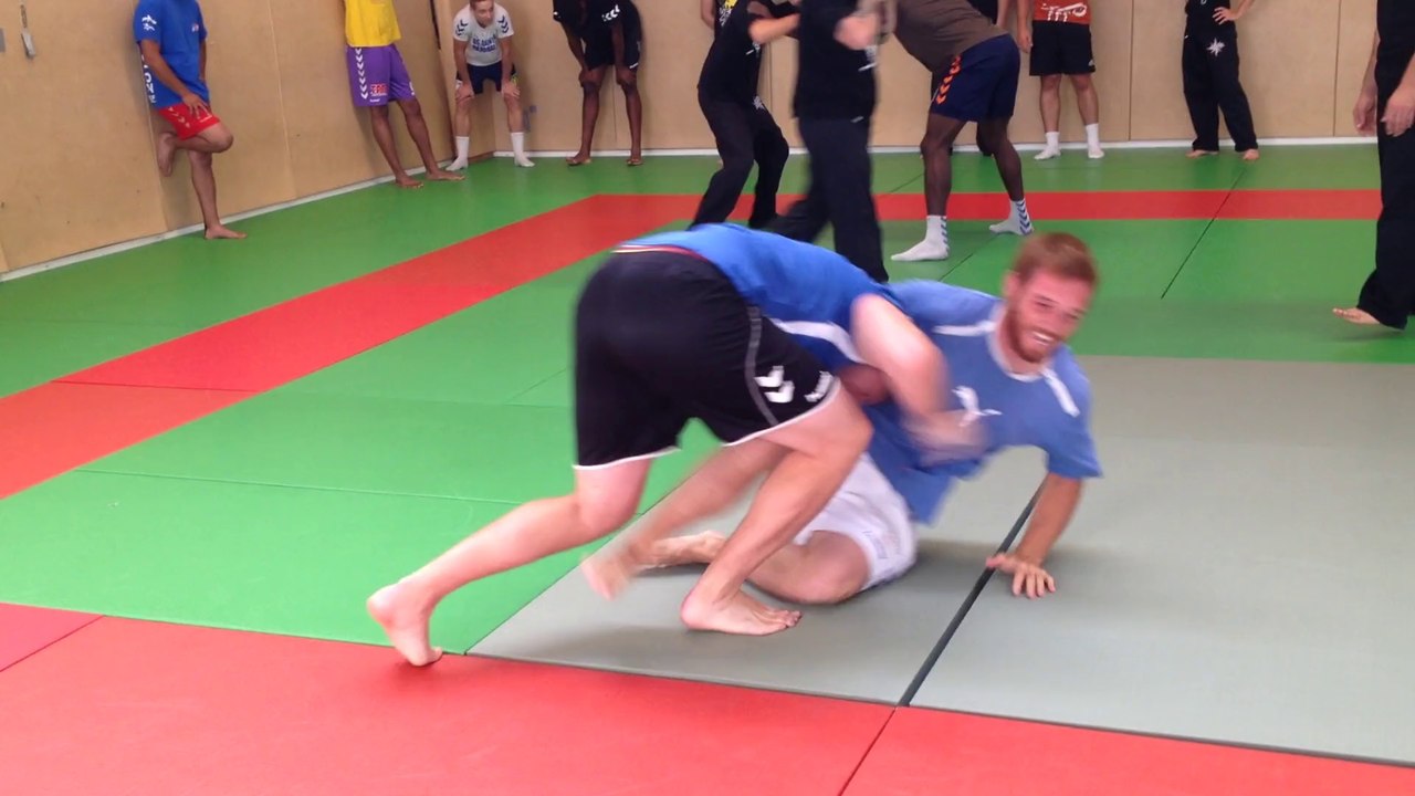 entrainement cardio/combats par le club ASPIC penchak silat - Part 1