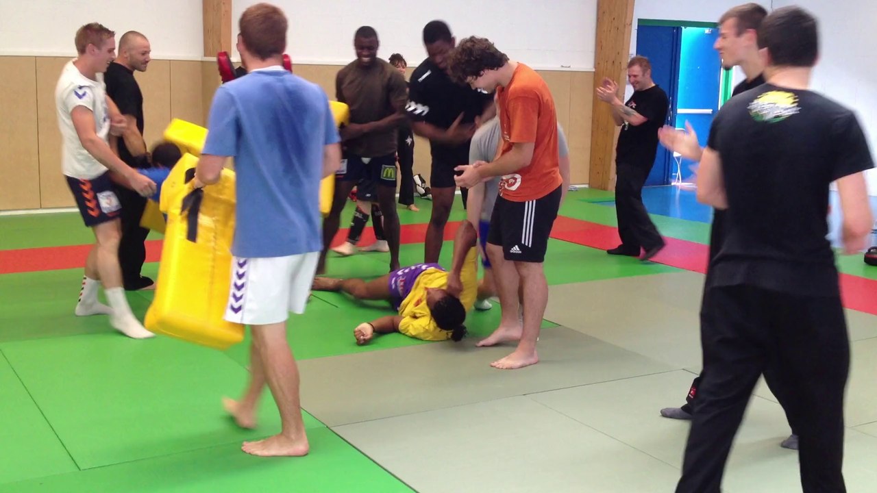 entrainement cardio/combats par le club ASPIC penchak silat - Part 16