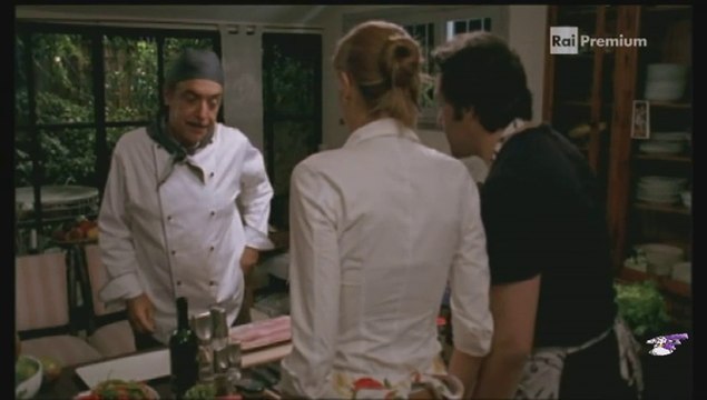 Nino Frassica maestro di cucina per Flavio Insinna in Ho sposato uno sbirro