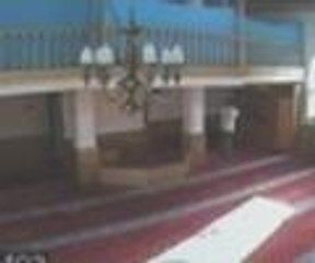 Önce soydu, sonra dua etti.