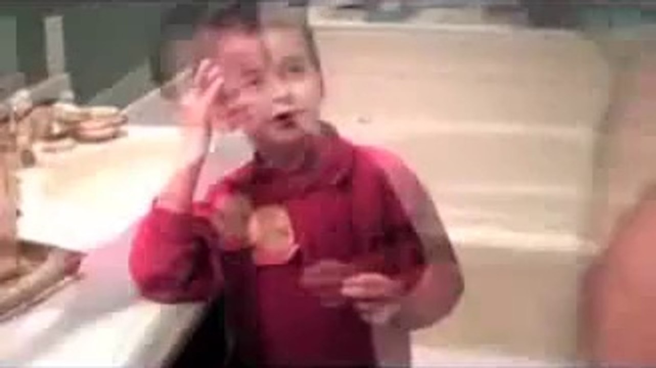 A Kids Reaction To Gay Couple