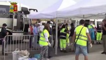 Pozzallo (RG) - Sbarco di migranti, arrestato uno scafista (04.08.14)