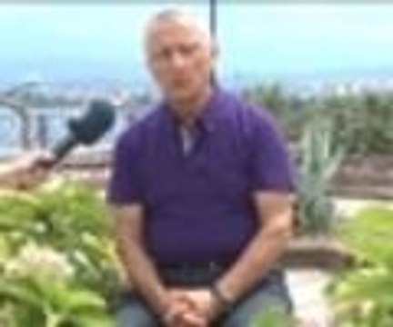 Dudaklarını enstrüman gibi kullanıyor