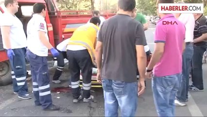 Ego Otobüsü Kamyonet ile Çarpıştı : 1 Ölü, 2 Yaralı