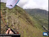 Dunya News - Paraglider’s jumping between buildings video goes viral