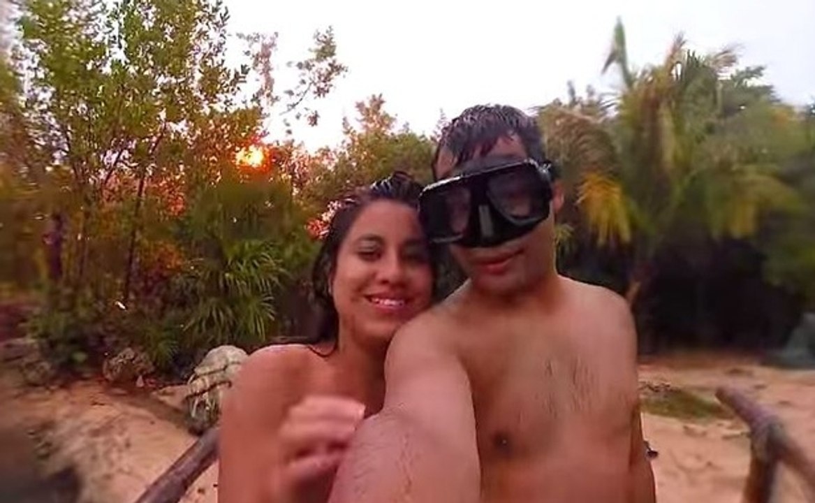 En plein selfie, un éclair tombe à quelques mètres d'eux !