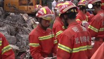 China: los servicios de rescate trabajan a contrarreloj en busca de supervivientes