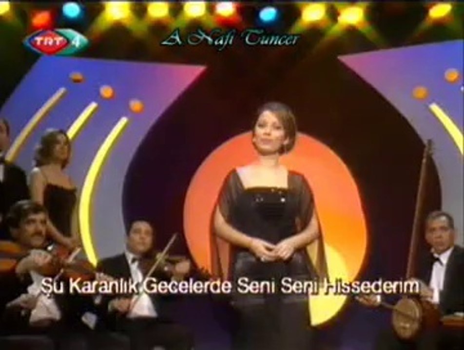 Ebru ÖZÇENGEL-Şu Kalbimin Atışında Seni Seni Hissederim