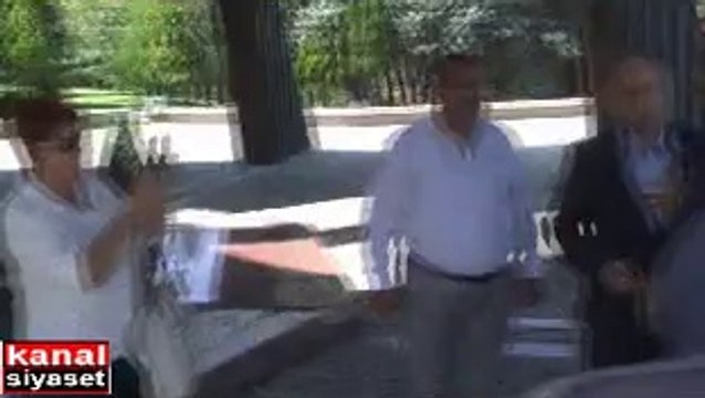 Çelebi 8. Cumhurbaşkanı Turgut Özal’ın kabrini ziyaret etti.