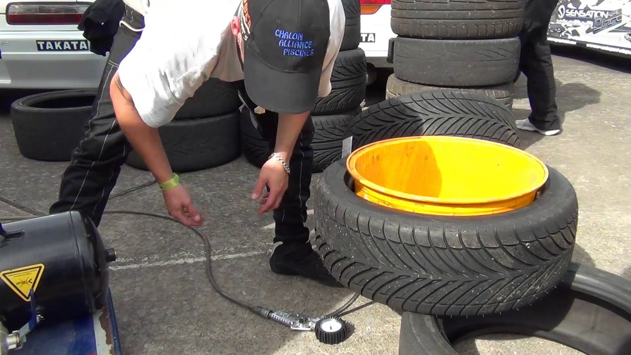 Home made Bead blaster tire seater (Bazooka) - DEMO