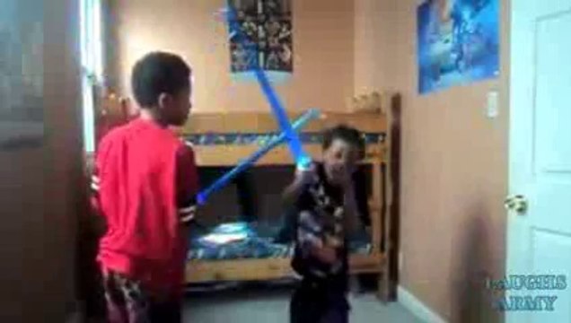 Caidas y videos graciosos 2014 divertidos sustos bromas accidentes