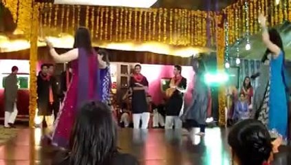 Mehndi Dance and Live Performances