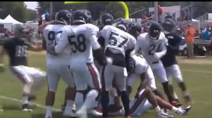 Martellus Bennett (Bears) retourne un coéquipier à l'entrainement !