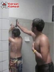 Banyo şakası bitmeyen şampuan