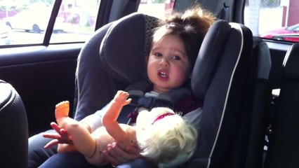 Baby shows off adorable singing skills