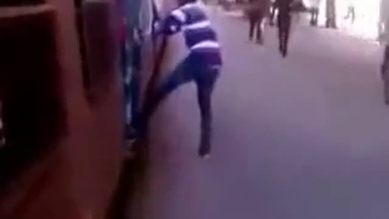 Train hanging fail in India