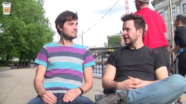 Frauen Manipulieren mit zwei einfachen Tricks