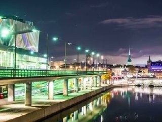 Timelapse: Stunning Reflections in Stockholm