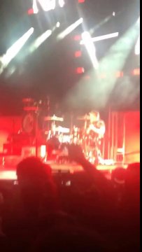 Fall Out Boy - 99 Problems-People In Paris-Animals (Victor Niglio Twerk VIP) mashup-drum battle.