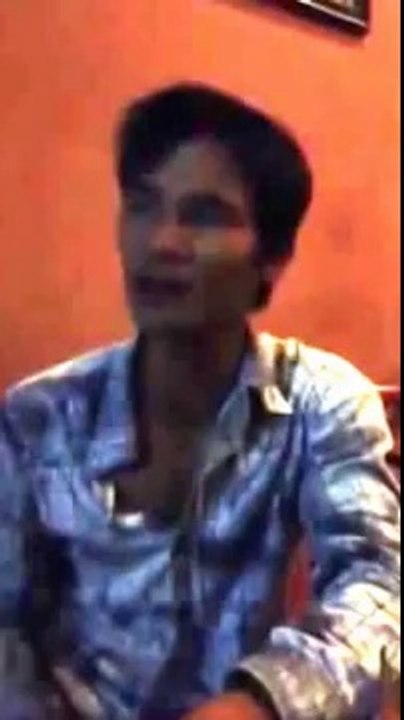 Ca Sĩ Lệ Rơi - Nắm Lấy Tay Anh - Video Clip hài-hot trên mạng.