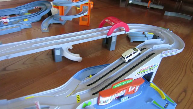 トミカ スーパーオートトミカビル トミカ峠やまみちドライブ 高速道路にぎやかドライブ 連結